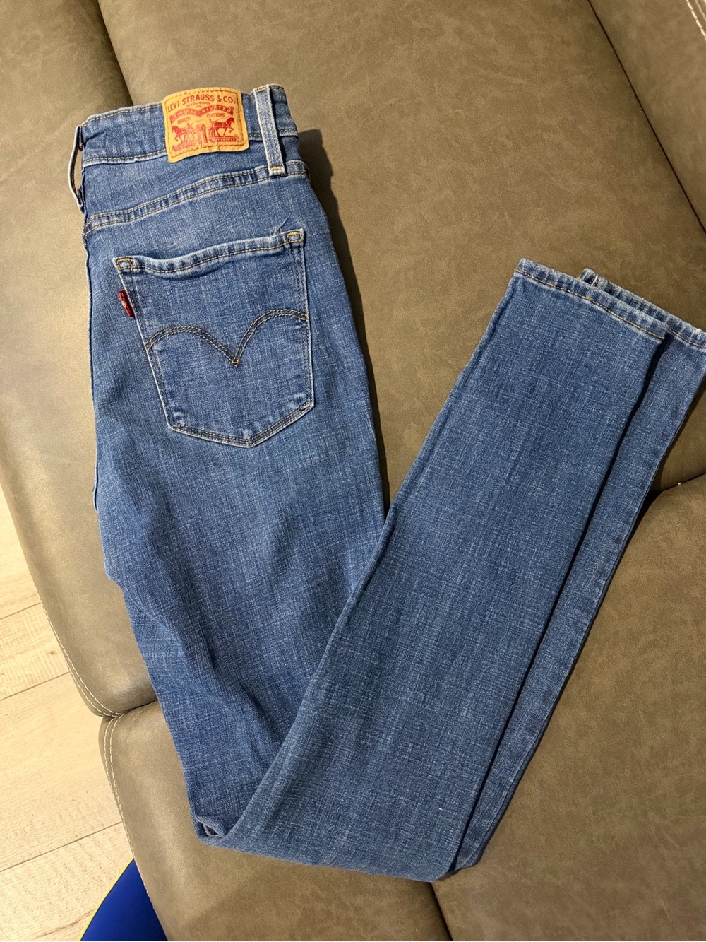 Levi's Women's Medium Blue Skinny Jeans